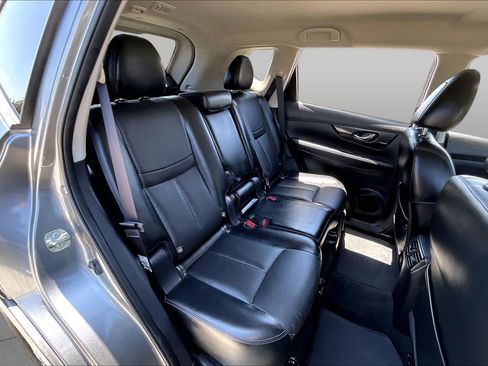 Used 2017 Nissan Rogue SL FWD image 19