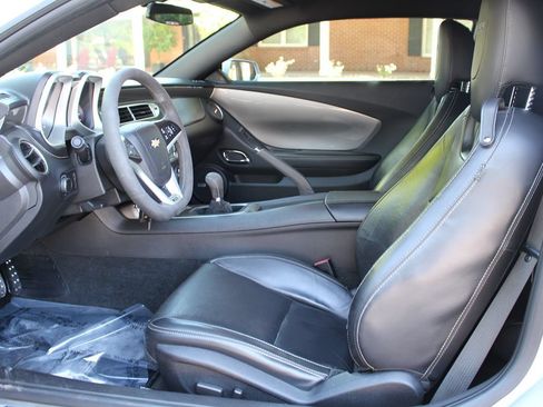 Used 2013 Chevrolet Camaro SS w/ SS Performance Package RWD image 8
