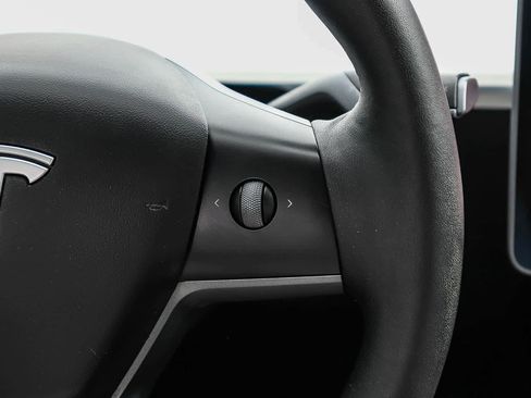 Used 2022 Tesla Model Y Performance AWD/4WD image 19