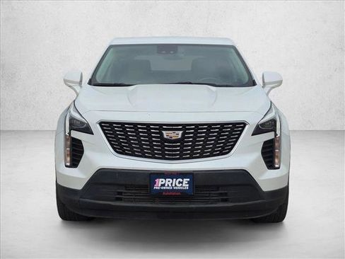 Used 2023 Cadillac XT4 Luxury FWD image 2