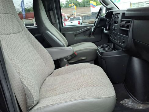 Used 2025 Chevrolet Express 3500 LT w/ LT Preferred Equipment Group RWD image 12