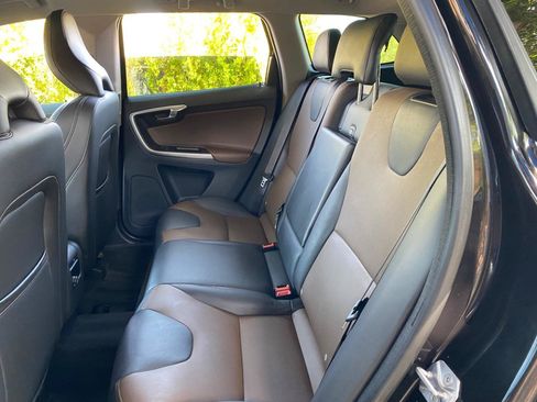 Used 2017 Volvo XC60 T5 Dynamic w/ Preferred Option Package FWD image 38