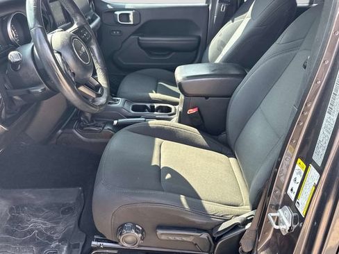 Used 2018 Jeep Wrangler Unlimited Sport S AWD/4WD image 15