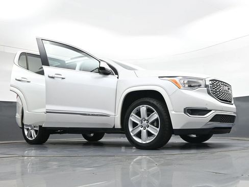 Used 2019 GMC Acadia Denali w/ Technology Package FWD image 39