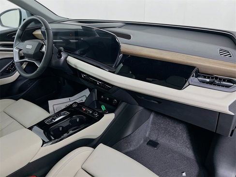 New 2025 Audi Q6 e-tron Premium Plus image 26