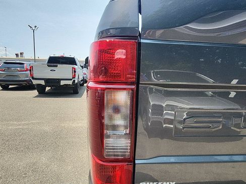 Used 2022 Ford F250 XLT AWD/4WD image 10