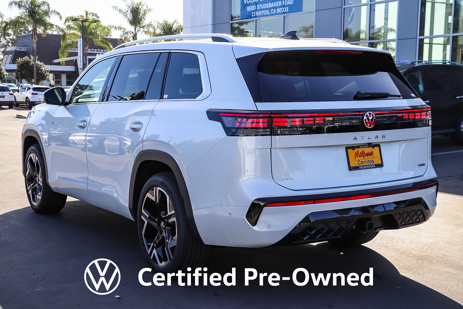 Certified 2023 Volkswagen Taos SE w/ Panoramic Sunroof Package FWD image 9