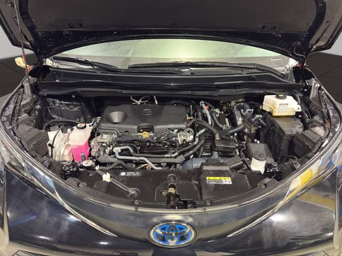 Used 2024 Toyota Sienna LE image 21