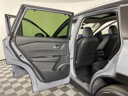 New 2026 Nissan Rogue Platinum image 40