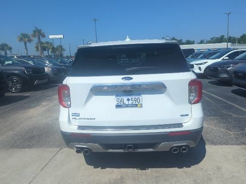 Used 2020 Ford Explorer Platinum w/ Premium Technology Package AWD/4WD image 4