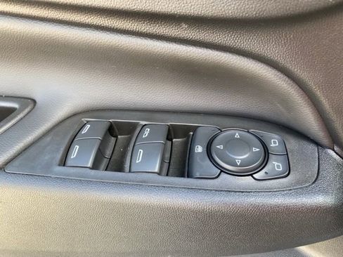 Used 2022 Chevrolet Equinox LT image 28