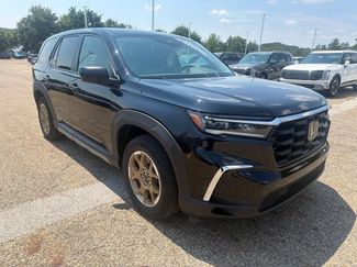 Used 2023 Honda Pilot LX video 2
