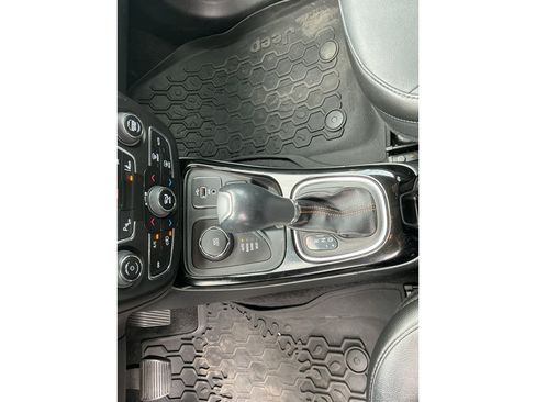 Used 2018 Jeep Compass Limited w/ Navigation Group AWD/4WD image 19