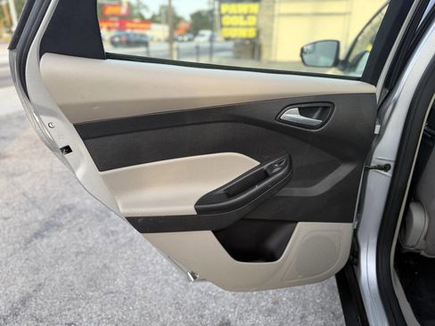 Used 2014 Ford Focus SE image 19