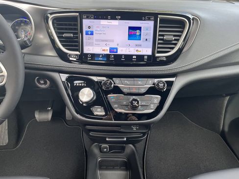 New 2026 Chrysler Pacifica Select FWD image 14