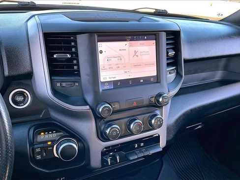 Used 2024 RAM 2500 Tradesman w/ Chrome Appearance Group image 32