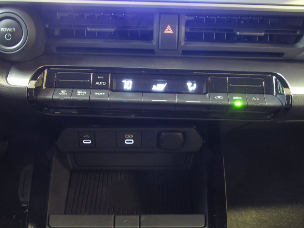 Certified 2025 Toyota Prius LE FWD image 26