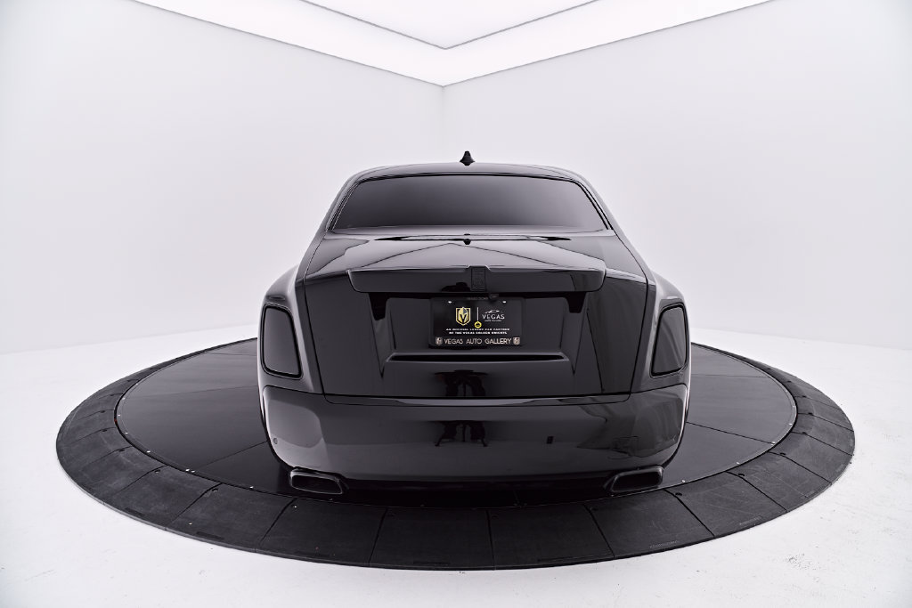 Used 2024 Rolls-Royce Phantom Sedan w/ The Phantom Package RWD image 13
