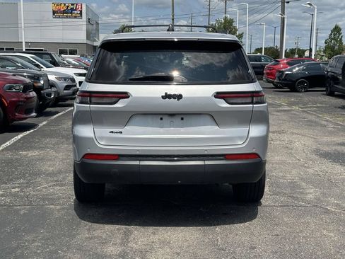 Used 2023 Jeep Grand Cherokee L Laredo AWD/4WD image 5