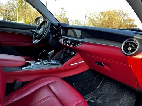 Used 2020 Alfa Romeo Stelvio Ti w/ Nero Edizione image 25