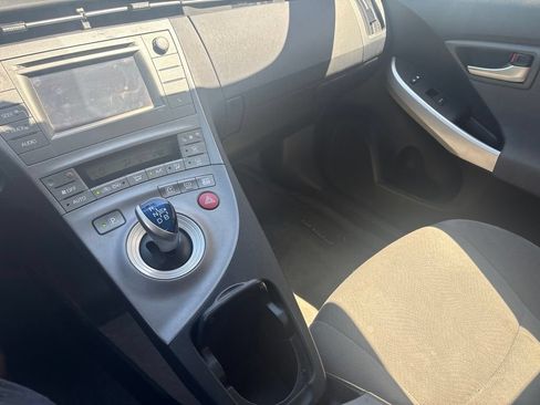Used 2015 Toyota Prius Two FWD image 16