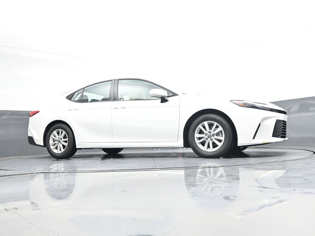Used 2026 Toyota Camry LE FWD image 33