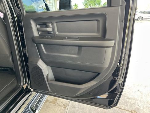 Used 2024 RAM 3500 Tradesman w/ Chrome Appearance Group AWD/4WD image 34