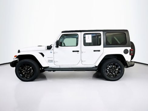 Used 2022 Jeep Wrangler Unlimited Sahara AWD/4WD image 4