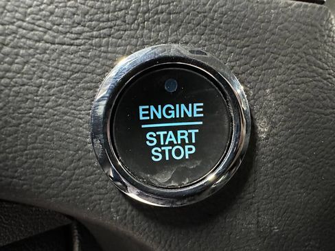 Used 2020 Ford Edge SEL AWD/4WD image 16