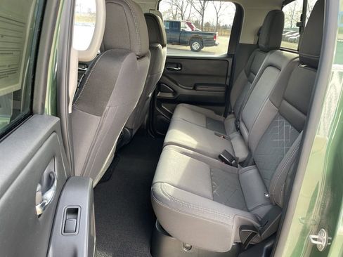 Used 2025 Nissan Frontier SV w/ SV Convenience Package image 10