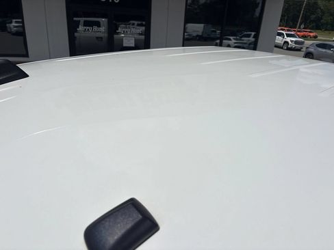 Used 2022 RAM 2500 Tradesman w/ Chrome Appearance Group AWD/4WD image 11