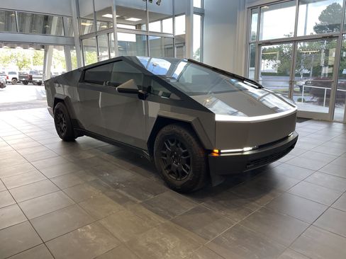 Used 2024 Tesla Cybertruck Cyberbeast AWD/4WD image 2