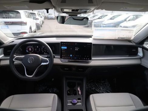 New 2026 Volkswagen Tiguan SE image 6