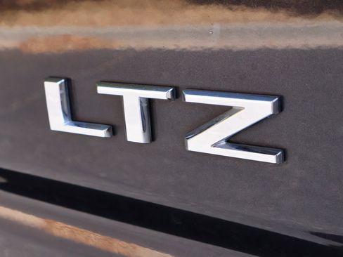 Used 2023 Chevrolet Silverado 1500 LTZ AWD/4WD image 28
