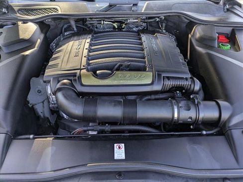 Used 2017 Porsche Cayenne Platinum Edition image 23