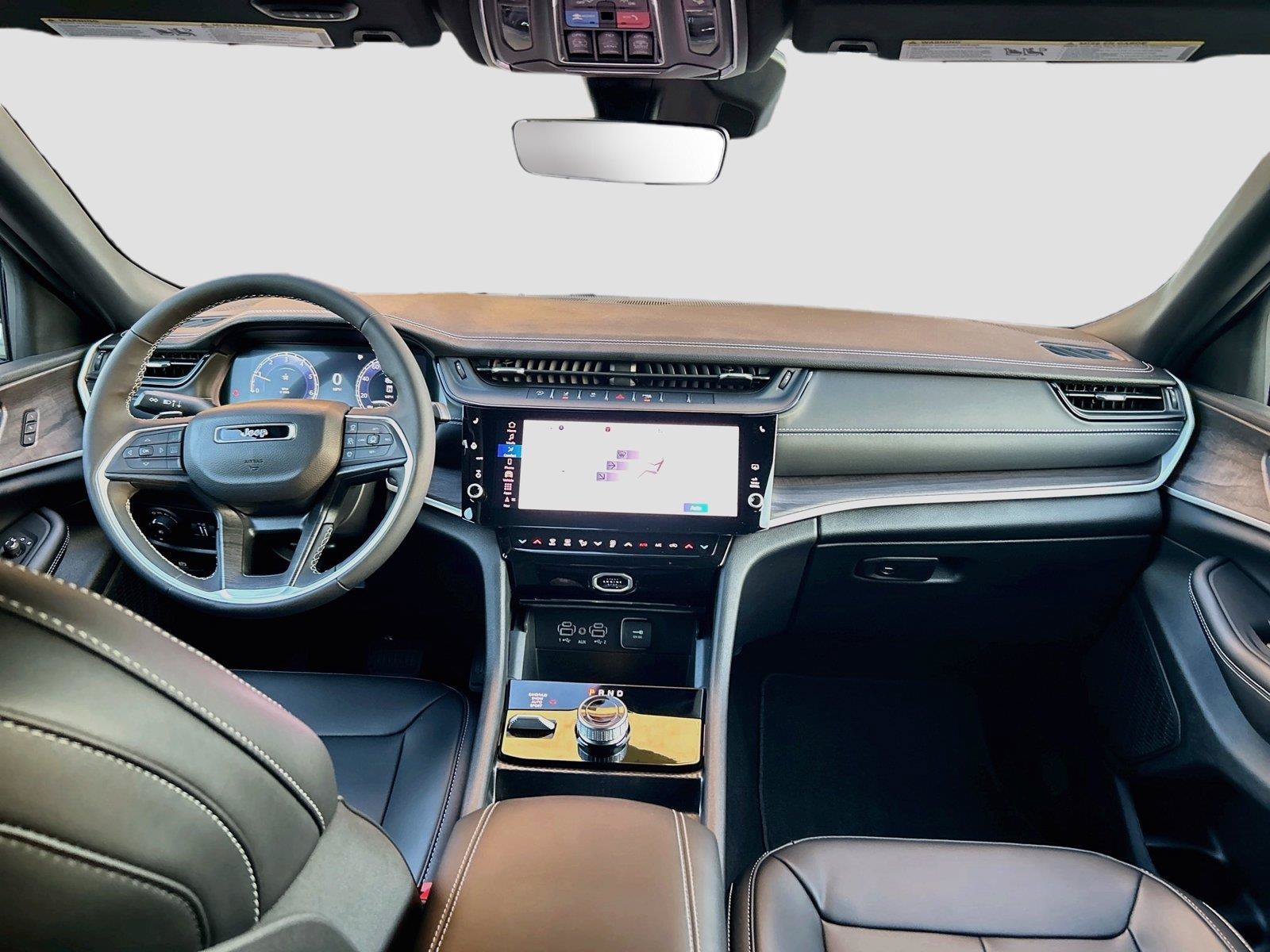 New 2026 Jeep Grand Cherokee Limited w/ Limited Altitude Package AWD/4WD image 19