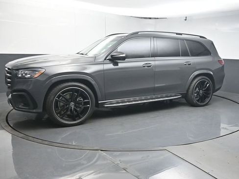 Used 2025 Mercedes-Benz GLS 450 4MATIC image 4