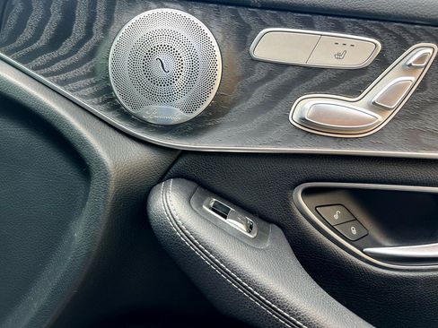 Used 2018 Mercedes-Benz GLC 300 4MATIC w/ AMG Line image 27