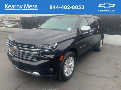 Used 2023 Chevrolet Suburban Premier w/ Premium Package 2