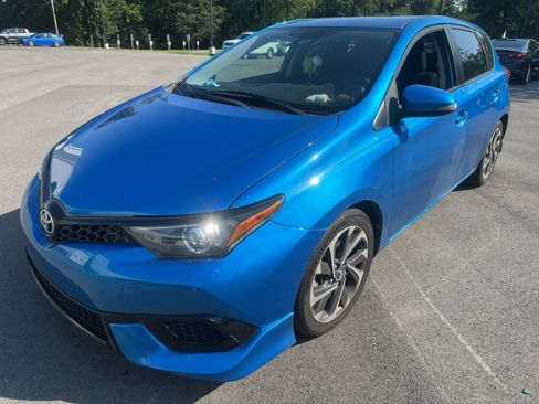 Used 2017 Toyota Corolla iM FWD image 2