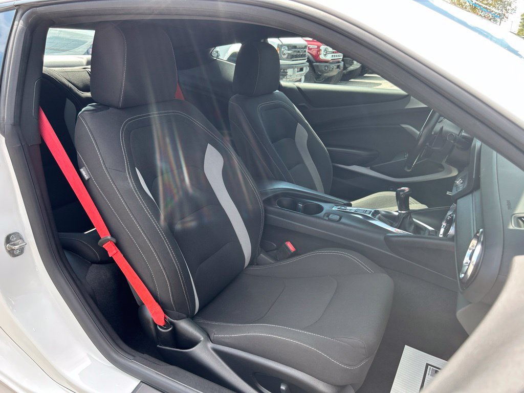 Used 2020 Chevrolet Camaro LT w/ Technology Package RWD image 37