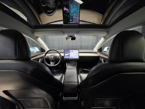 Used 2022 Tesla Model 3 image 2