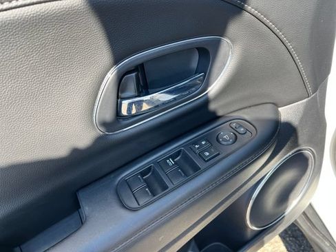 Used 2021 Honda HR-V EX-L image 30