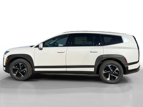 New 2026 Hyundai Ioniq 9 SE image 2