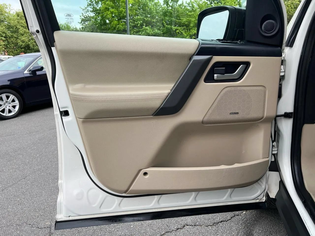 Used 2010 Land Rover LR2 HSE AWD/4WD image 34