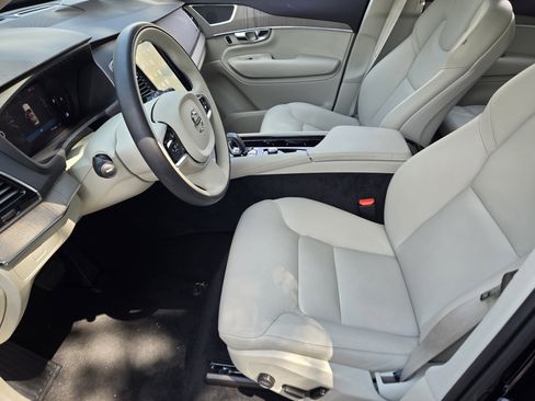 Used 2025 Volvo XC90 B6 Plus w/ Protection Package Premier image 20