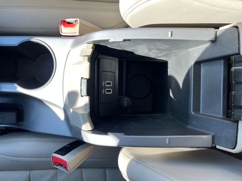 Used 2016 Ford Escape SE w/ Leather Comfort Package image 24