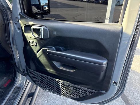 Used 2018 Jeep Wrangler Unlimited Rubicon image 29