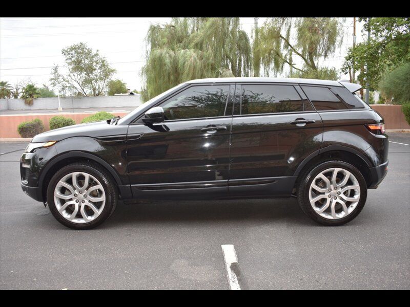 Used 2019 Land Rover Range Rover Evoque SE Premium AWD/4WD image 6