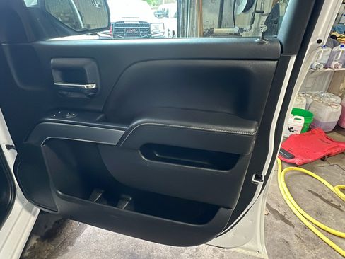 Used 2018 Chevrolet Silverado 1500 LT w/ Trailering Package AWD/4WD image 18